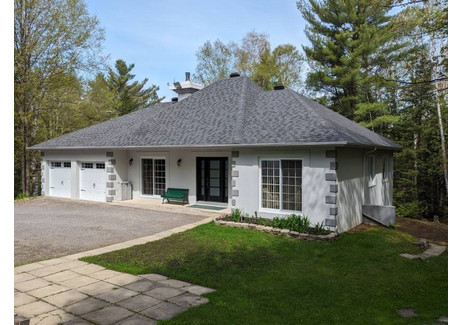 Dom na sprzedaż - 77 Ch. des Épinettes, Sainte-Anne-des-Lacs, QC J0R1B0, CA Sainte-Anne-Des-Lacs, Kanada, 302 m², 488 326 USD (1 914 237 PLN), NET-97665929