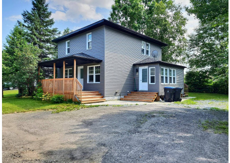 Dom na sprzedaż - 1 Rue Tremblay, Témiscouata-sur-le-Lac, QC G0L1E0, CA Témiscouata-Sur-Le-Lac, Kanada, 119 m², 188 959 USD (769 064 PLN), NET-101448115