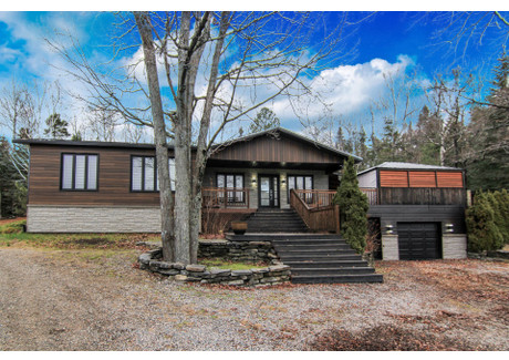 Dom na sprzedaż - 4795 Ch. de la Rivière-aux-Sables, Lac-Kénogami, QC G7X7V6, CA Lac-Kénogami, Kanada, 125 m², 278 480 USD (1 141 767 PLN), NET-102325250