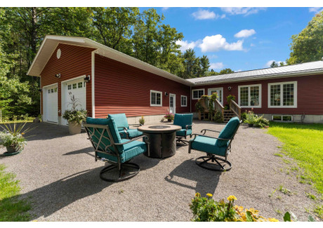 Dom na sprzedaż - 438 Ch. Cottage, L'Isle-aux-Allumettes, QC J0X1M0, CA L'isle-Aux-Allumettes, Kanada, 158 m², 440 632 USD (1 793 372 PLN), NET-101136212