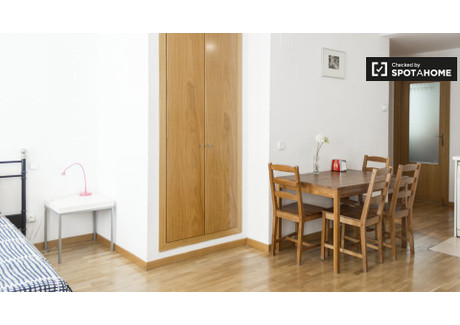 Mieszkanie do wynajęcia - Madrid, Hiszpania, 55 m², 2681 USD (10 806 PLN), NET-75193075