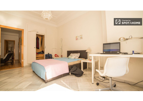 Pokój do wynajęcia - Valencia, Hiszpania, 160 m², 374 USD (1533 PLN), NET-79095330