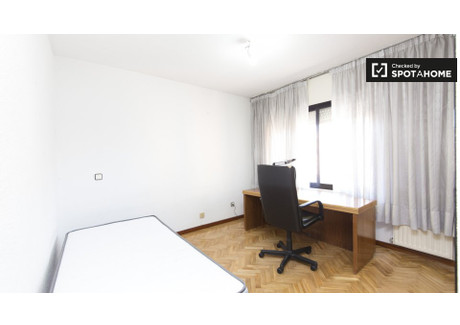 Pokój do wynajęcia - Madrid, Hiszpania, 120 m², 407 USD (1691 PLN), NET-79098642