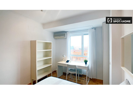 Pokój do wynajęcia - Madrid, Hiszpania, 90 m², 371 USD (1541 PLN), NET-79099813