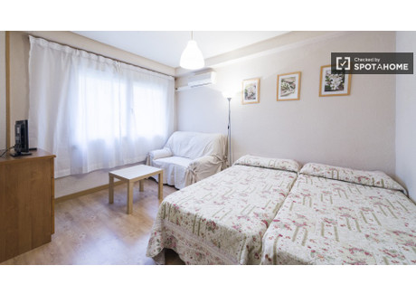 Mieszkanie do wynajęcia - Madrid, Hiszpania, 30 m², 1677 USD (7009 PLN), NET-79091679