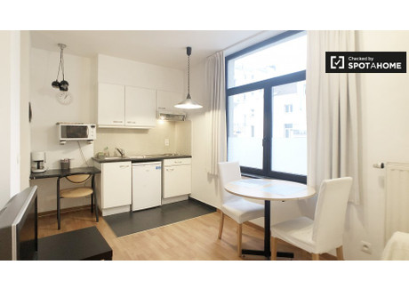 Mieszkanie do wynajęcia - Brussels, Belgia, 50 m², 1208 USD (4639 PLN), NET-79101786