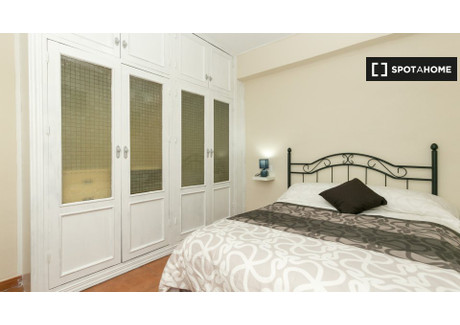 Pokój do wynajęcia - Granada, Hiszpania, 75 m², 397 USD (1610 PLN), NET-86524696