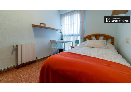 Pokój do wynajęcia - Valencia, Hiszpania, 90 m², 387 USD (1605 PLN), NET-88249091