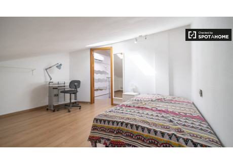 Pokój do wynajęcia - Valencia, Hiszpania, 150 m², 431 USD (1744 PLN), NET-82759596