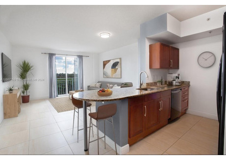 Mieszkanie na sprzedaż - 7275 SW 90th Way Miami, Usa, 96,71 m², 399 900 USD (1 575 606 PLN), NET-94245588