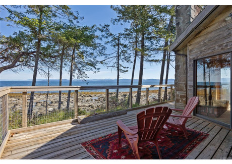 Dom na sprzedaż - 6055 MacLean Rd Hornby Island, Kanada, 177,26 m², 1 888 890 USD (7 574 448 PLN), NET-98112834