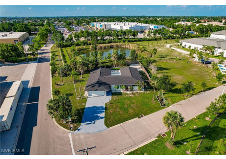 Dom do wynajęcia - 1661 Crooked Arrow Court Cape Coral, Usa, 210,24 m², 6000 USD (24 600 PLN), NET-100391293