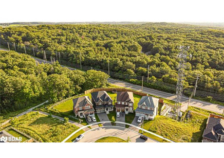 Komercyjne na sprzedaż - 37 Muirfield Drive Drive Barrie, Kanada, 301,66 m², 1 095 000 USD (4 204 799 PLN), NET-99908783