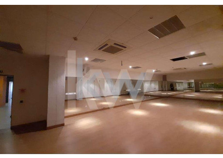 Lokal handlowy na sprzedaż - Corroios, Portugalia, 999 m², 672 749 USD (2 791 908 PLN), NET-103211714