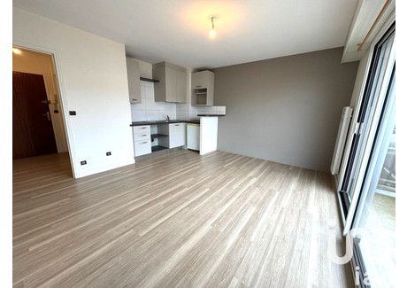 Mieszkanie na sprzedaż - Cholet, Francja, 25 m², 88 105 USD (360 349 PLN), NET-102089019