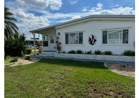 Dom do wynajęcia - 5672 Captain John Smith Loop, Lee County, FL North Fort Myers, Usa, 209,59 m², 2500 USD (10 250 PLN), NET-102399695