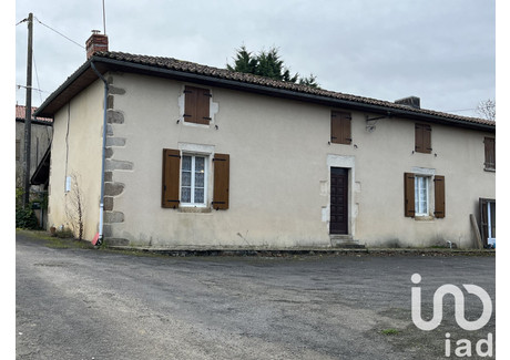 Dom na sprzedaż - Terres-De-Haute-Charente, Francja, 80 m², 57 142 USD (234 284 PLN), NET-102798430