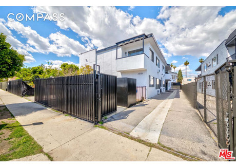 Dom na sprzedaż - 14739 Delano St Van Nuys, Usa, 641,77 m², 1 750 000 USD (7 262 500 PLN), NET-99470693