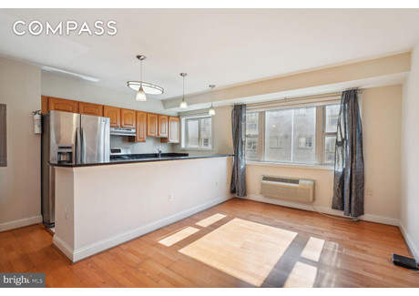 Mieszkanie na sprzedaż - 738 Longfellow St NW Washington, Usa, 64,75 m², 350 000 USD (1 410 500 PLN), NET-98533025