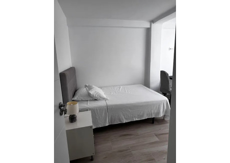 Mieszkanie do wynajęcia - Pasaje Pezuela Málaga, Hiszpania, 89 m², 514 USD (2063 PLN), NET-100142540