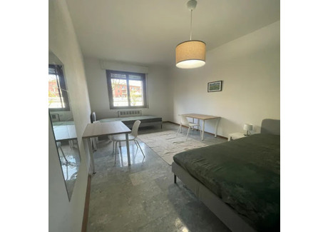 Mieszkanie do wynajęcia - Viale Giuseppe Barilli Quirico Filopanti Bologna, Włochy, 150 m², 499 USD (2030 PLN), NET-100476396