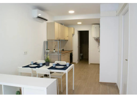 Mieszkanie do wynajęcia - Carrer del Moianès Barcelona, Hiszpania, 70 m², 1250 USD (5126 PLN), NET-100597014