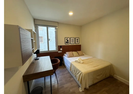 Mieszkanie do wynajęcia - Carrer de Muntaner Barcelona, Hiszpania, 196 m², 880 USD (3600 PLN), NET-100704936