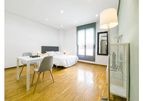 Mieszkanie do wynajęcia - Calle de San Hermenegildo Madrid, Hiszpania, 28 m², 1959 USD (8011 PLN), NET-100737396