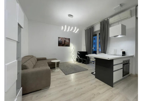 Mieszkanie do wynajęcia - Via Fratelli Lumière Milan, Włochy, 65 m², 2855 USD (10 964 PLN), NET-101023302