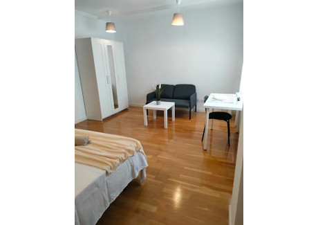 Mieszkanie do wynajęcia - Calle de Rosario Romero Madrid, Hiszpania, 90 m², 618 USD (2565 PLN), NET-101146014