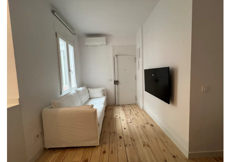 Mieszkanie do wynajęcia - Calle de San Hermenegildo Madrid, Hiszpania, 35 m², 1714 USD (7029 PLN), NET-101208972