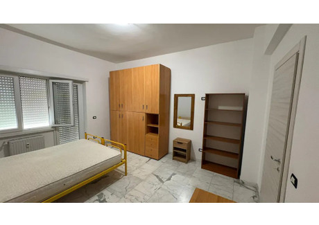 Mieszkanie do wynajęcia - Via Masurio Sabino Rome, Włochy, 81 m², 593 USD (2385 PLN), NET-101355693