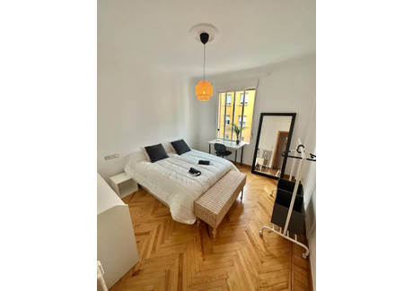 Mieszkanie do wynajęcia - Calle de Coslada Madrid, Hiszpania, 133 m², 1093 USD (4482 PLN), NET-101382877