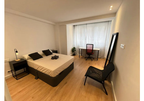 Mieszkanie do wynajęcia - Avenida del Mediterráneo Madrid, Hiszpania, 108 m², 1154 USD (4639 PLN), NET-101412121