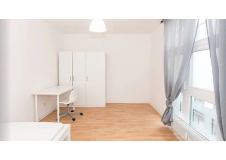 Mieszkanie do wynajęcia - Charlottenstraße Berlin, Niemcy, 67 m², 846 USD (3392 PLN), NET-101755917