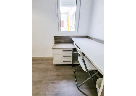 Mieszkanie do wynajęcia - Carrer del Doctor Vicent Zaragoza Valencia, Hiszpania, 91 m², 412 USD (1683 PLN), NET-101735825