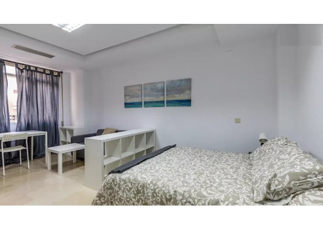 Mieszkanie do wynajęcia - Carrer de la Pau Valencia, Hiszpania, 175 m², 476 USD (1947 PLN), NET-101887987