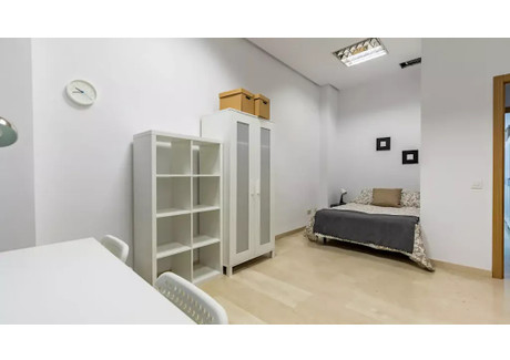 Mieszkanie do wynajęcia - Carrer de la Pau Valencia, Hiszpania, 175 m², 440 USD (1826 PLN), NET-101888001