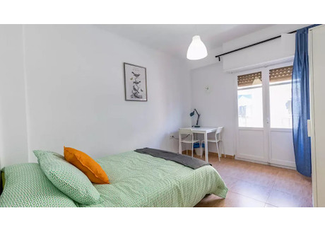 Mieszkanie do wynajęcia - Carrer Justo Vilar Valencia, Hiszpania, 80 m², 419 USD (1712 PLN), NET-101888023