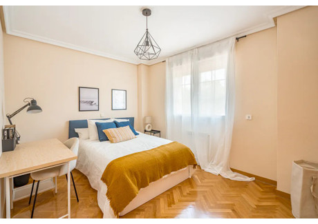 Mieszkanie do wynajęcia - Calle de Villaamil Madrid, Hiszpania, 253 m², 725 USD (3007 PLN), NET-101956042