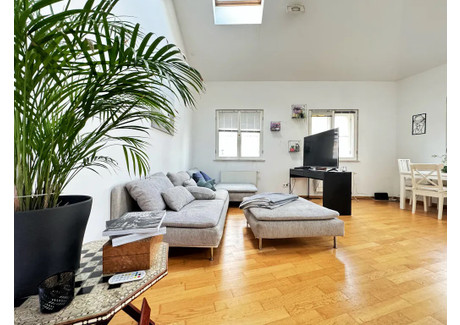 Mieszkanie do wynajęcia - Reinhardtstraße Berlin, Niemcy, 70 m², 2546 USD (10 364 PLN), NET-102231753