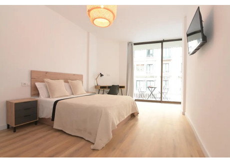 Mieszkanie do wynajęcia - Carrer de Balmes Barcelona, Hiszpania, 160 m², 962 USD (3991 PLN), NET-102461533