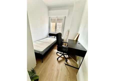 Mieszkanie do wynajęcia - Carrer de Bac de Roda Barcelona, Hiszpania, 95 m², 414 USD (1718 PLN), NET-103171510