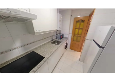 Mieszkanie do wynajęcia - Calle de Alba de Tormes Madrid, Hiszpania, 55 m², 1568 USD (6506 PLN), NET-103261720