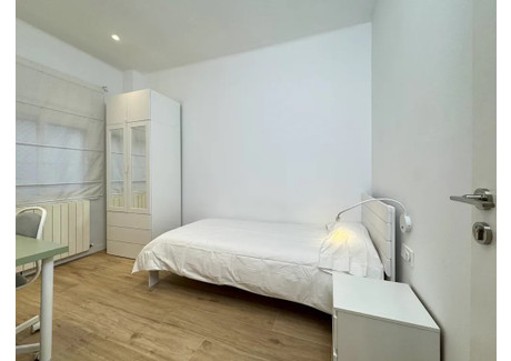 Mieszkanie do wynajęcia - Passatge Dos de Maig Barcelona, Hiszpania, 98 m², 759 USD (3150 PLN), NET-103239146