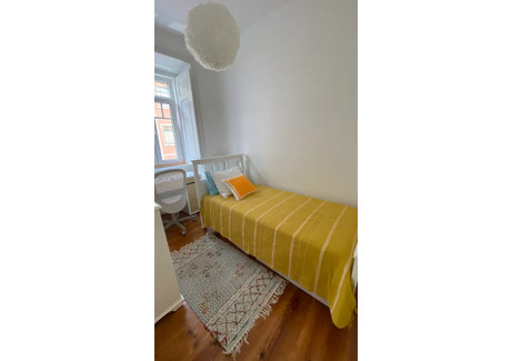 Mieszkanie do wynajęcia - Rua General Garcia Rosado Lisbon, Portugalia, 80 m², 567 USD (2325 PLN), NET-94167476