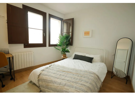 Mieszkanie do wynajęcia - Carrer de Santa Madrona Barcelona, Hiszpania, 90 m², 977 USD (3753 PLN), NET-94167473