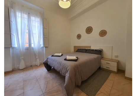 Mieszkanie do wynajęcia - Carrer de l'Editor Manuel Aguilar Valencia, Hiszpania, 115 m², 563 USD (2218 PLN), NET-95032397
