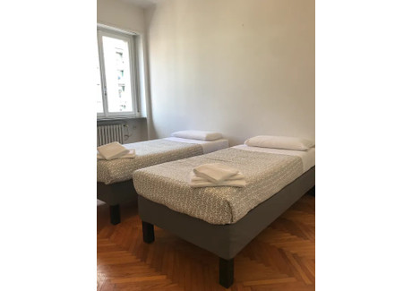 Mieszkanie do wynajęcia - Via Pisanello Milan, Włochy, 80 m², 896 USD (3666 PLN), NET-95170500