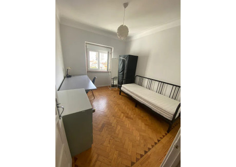 Mieszkanie do wynajęcia - Rua Francisco de Holanda Lisbon, Portugalia, 75 m², 576 USD (2406 PLN), NET-95192912